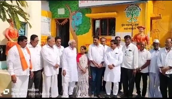 खासदार डॉ. कल्याण काळे यांचा जरंडीसह अकरा गावात शेतकऱ्यांशी संवाद