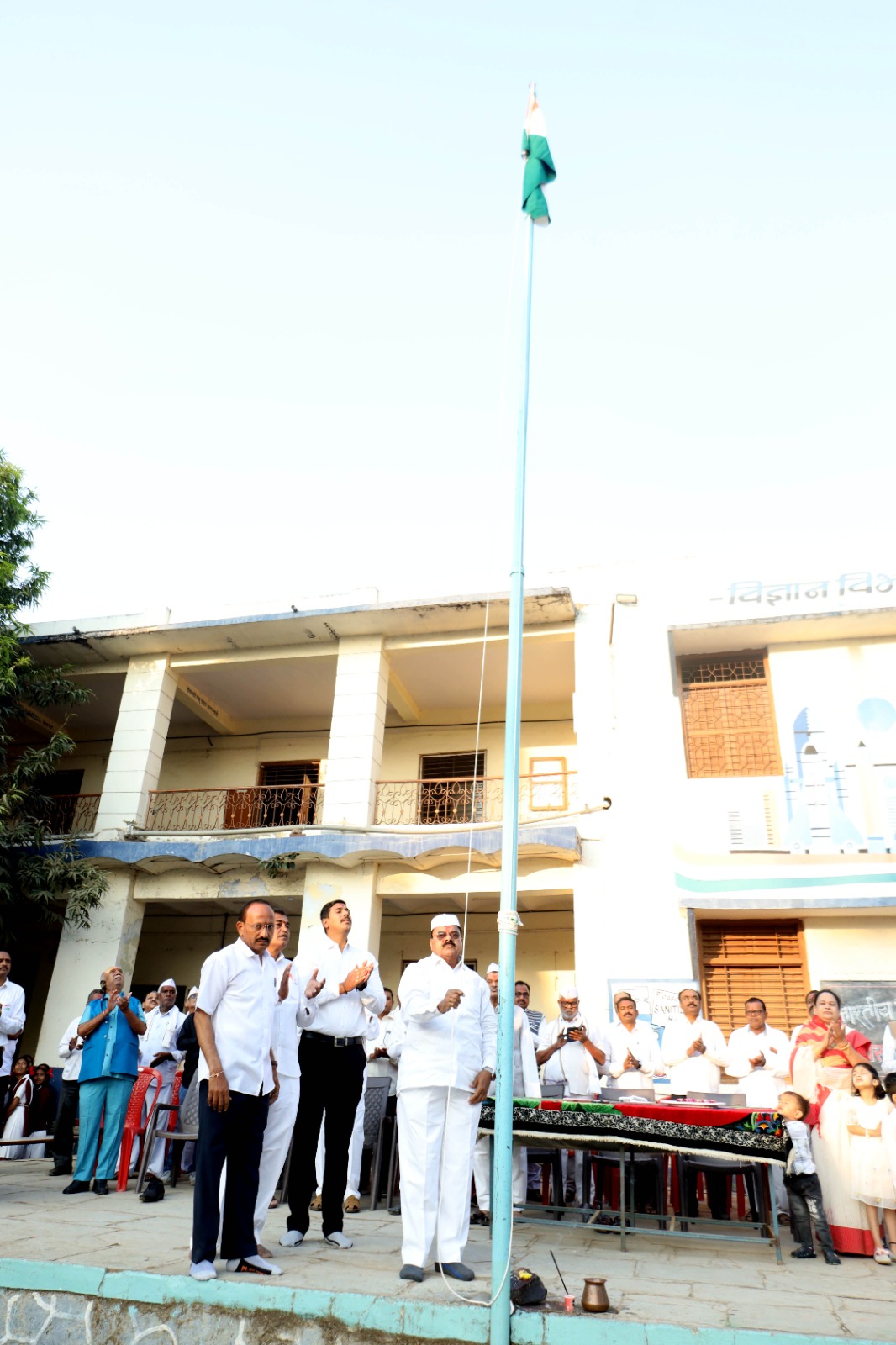 गरुड विद्यालयात प्रजासत्ताक दिन साजरा