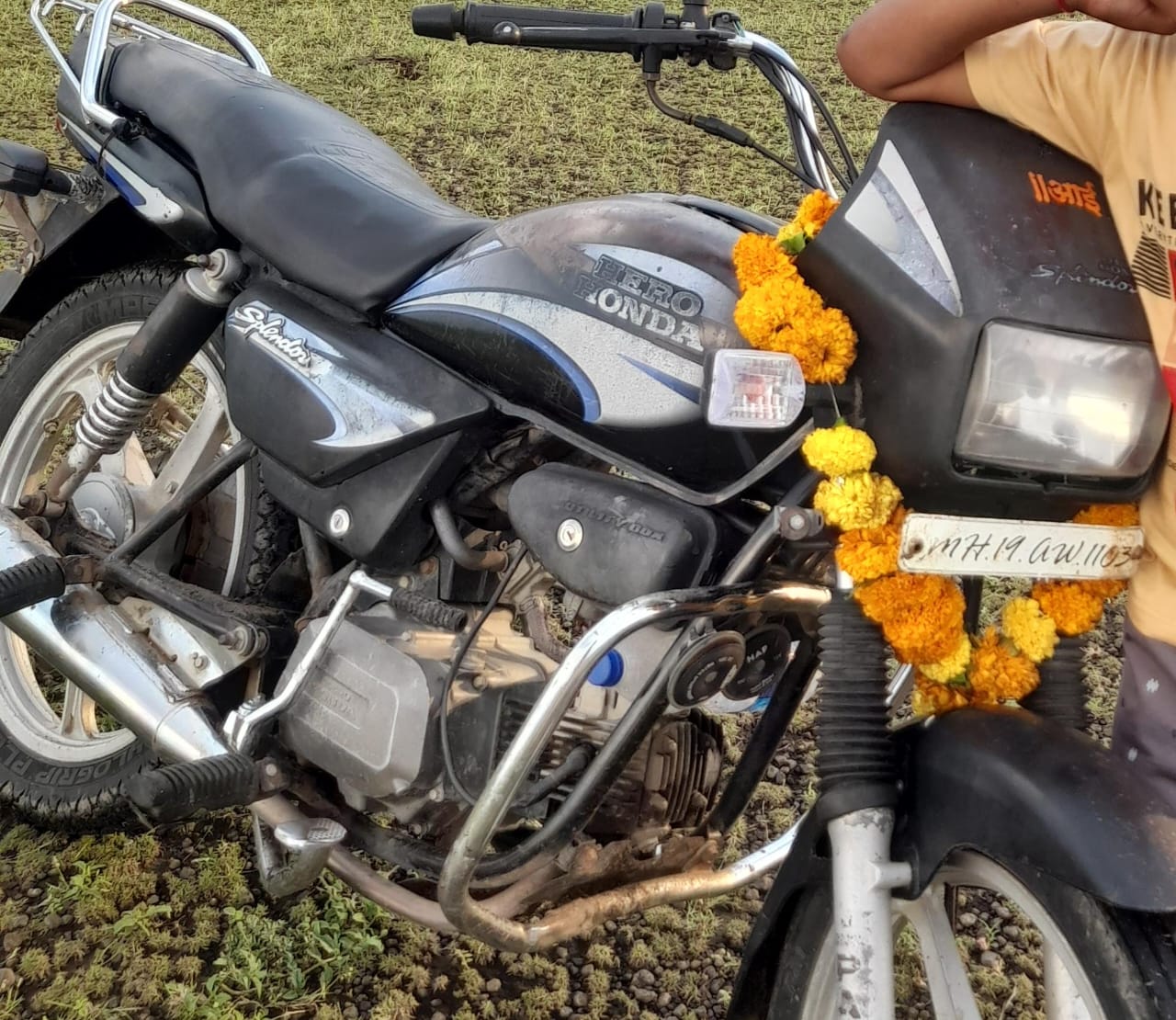 वाकोद येथे दिवसाढवळ्या मोटरसायकलचे सर्रास चोरी….